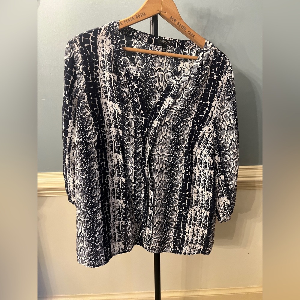 Talbot’s Women's Navy and White silk  Snake Print Top size 14‎